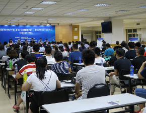 日肥逼北京国宁应急救援促进中心为职工应急逃生能力进行培训